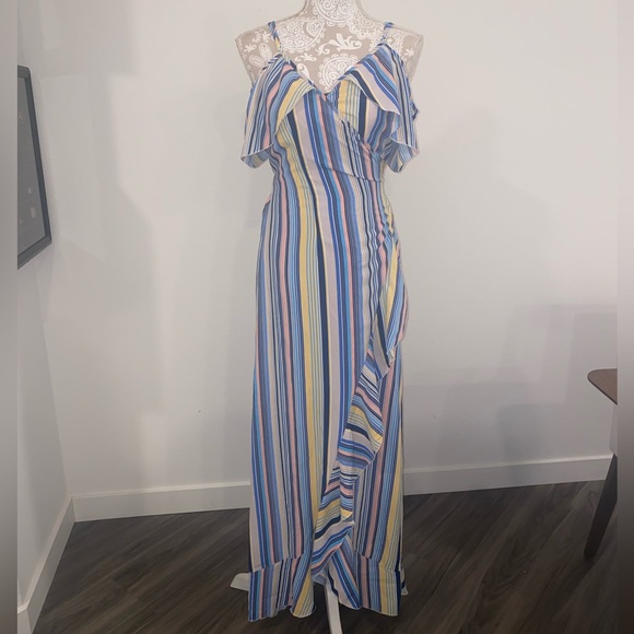 Boohoo Dresses & Skirts - Fun Maxi Dress